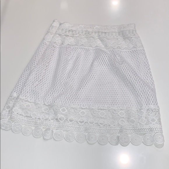 White crochet mini skirt - Picture 3 of 4